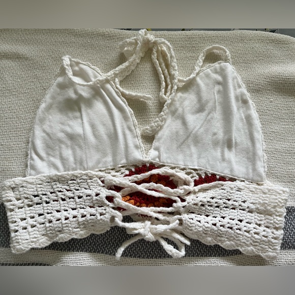 Cream Crochet Halter Cropped Top - Picture 2 of 3
